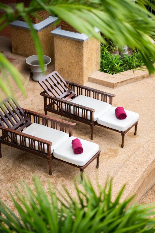 Chinoiserie Collection Resort And Spa Nai Harn Exterior foto
