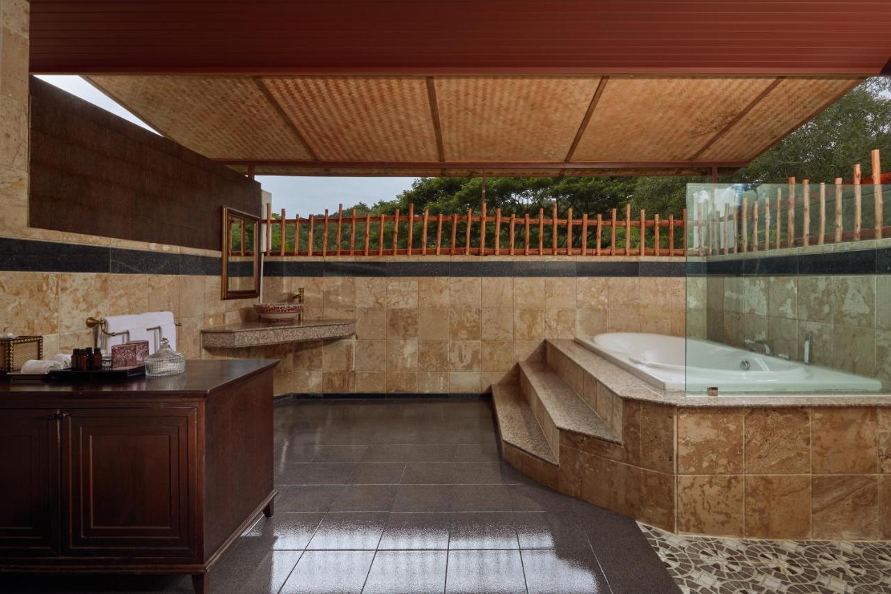 Chinoiserie Collection Resort And Spa Nai Harn Exterior foto