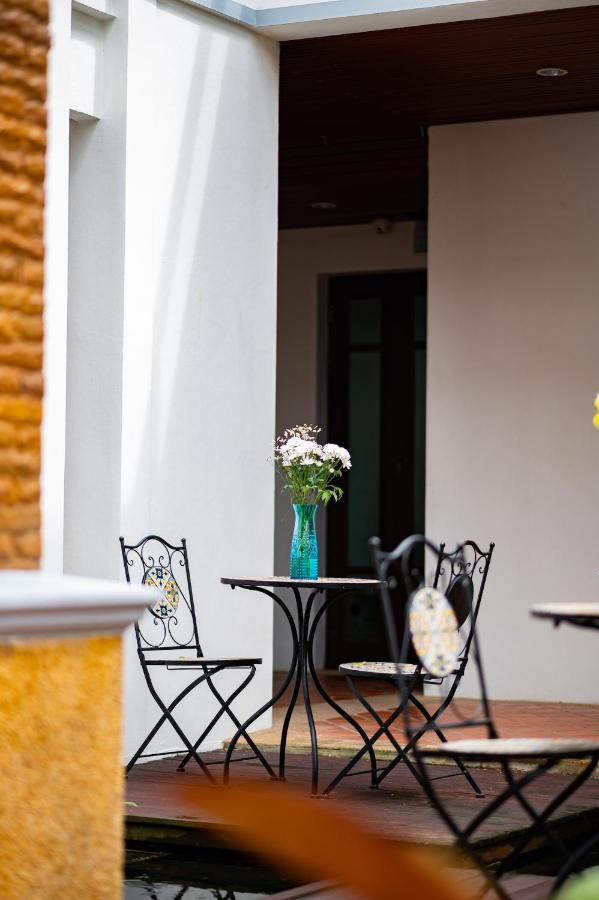 Chinoiserie Collection Resort And Spa Nai Harn Exterior foto